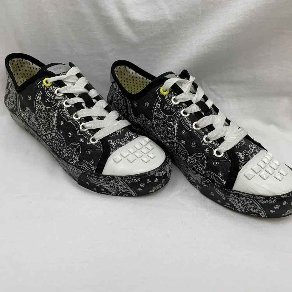DKNY BARBARA STUDS SNEAKERS **VERY RARE** - Picture 3 of 9